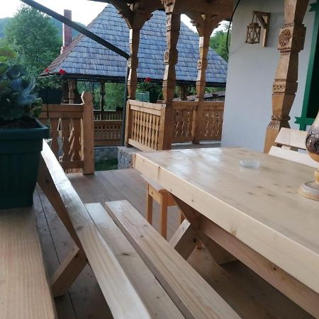 Pensiunea Casuta Din Deal Majszin Kültér fotó