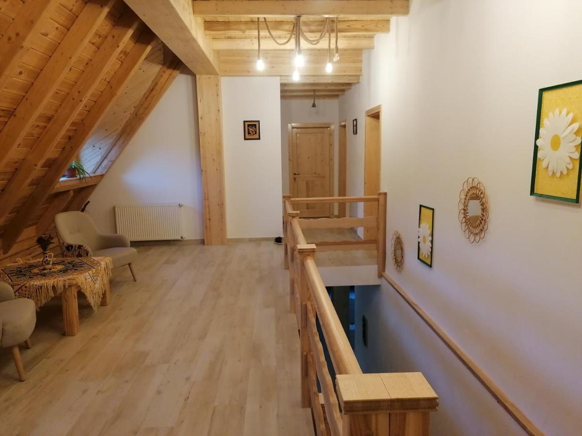 Pensiunea Casuta Din Deal Majszin Kültér fotó